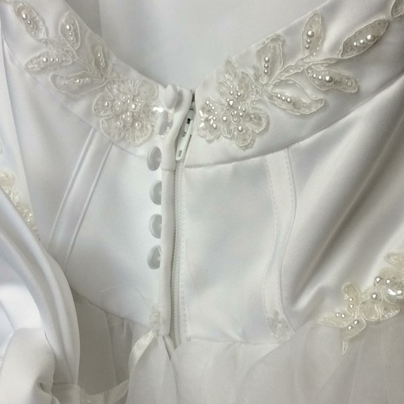 Davids Bridal Junior Bride Dress Girls Size 5 - Picture 6 of 8